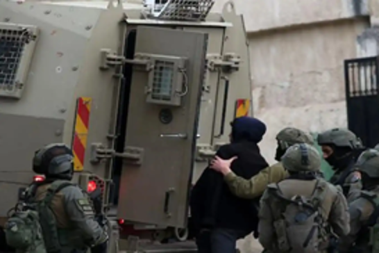 Zionist military kidnaps dozens of Palestinians in W. Bank raids