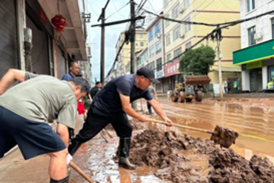 China: Eight dead in Hunan province landslide amid heavy rains