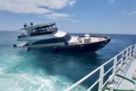 Batma tehlikesi bulunan teknedeki 8 kişi kurtarıldı