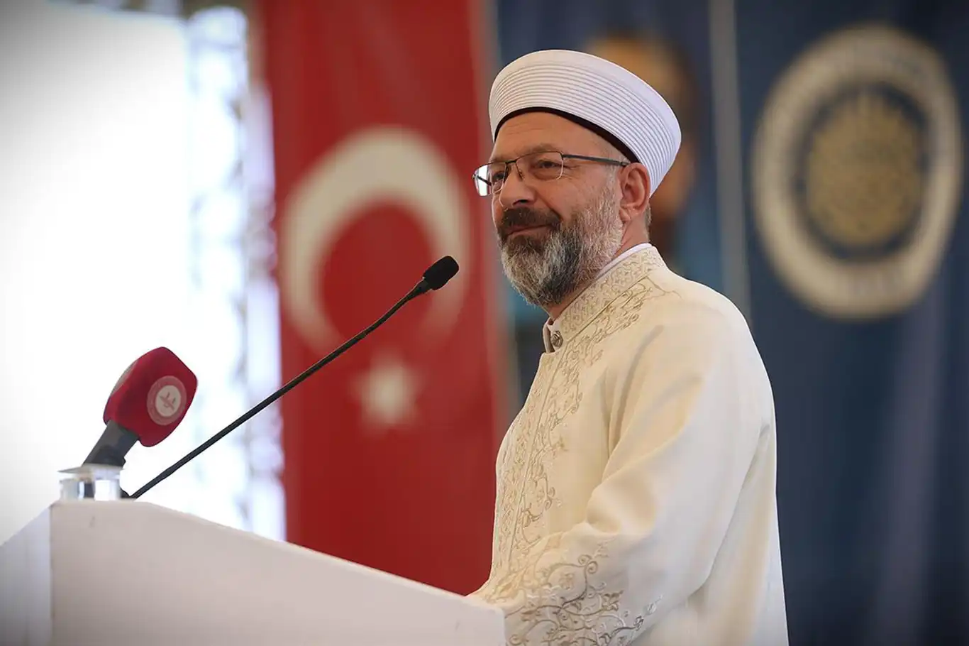 Erbaş: İlahiyat fakültesinden mezun olmayan imam olamayacak