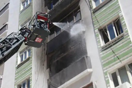 Diyarbakır’daki yangında 5 kişi dumandan etkilendi
