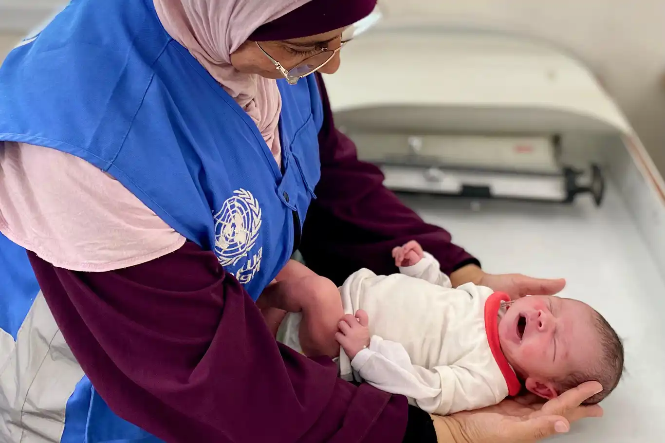 UNRWA: Gazze Şeridi'ndeki ciddi ilaç ve yakıt kıtlığı hayat kurtarma operasyonlarını engelliyor