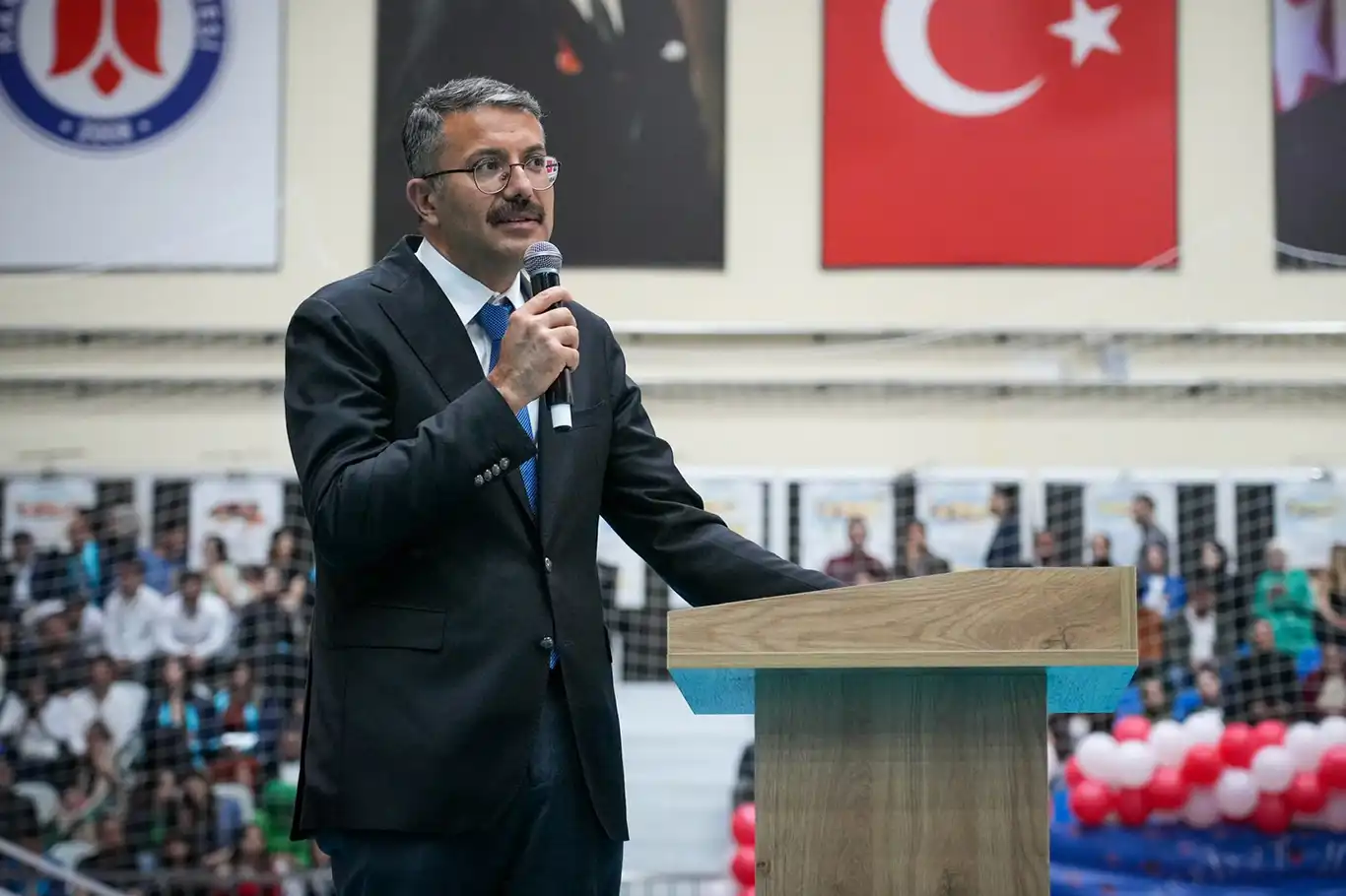Hakkâri Belediyesine kayyum atandı Hakkâri Belediyesine kayyum atandı