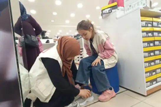 Yetimler Vakfı'ndan Erzincan'daki ihtiyaç sahibi çocuklara ayakkabı yardımı  