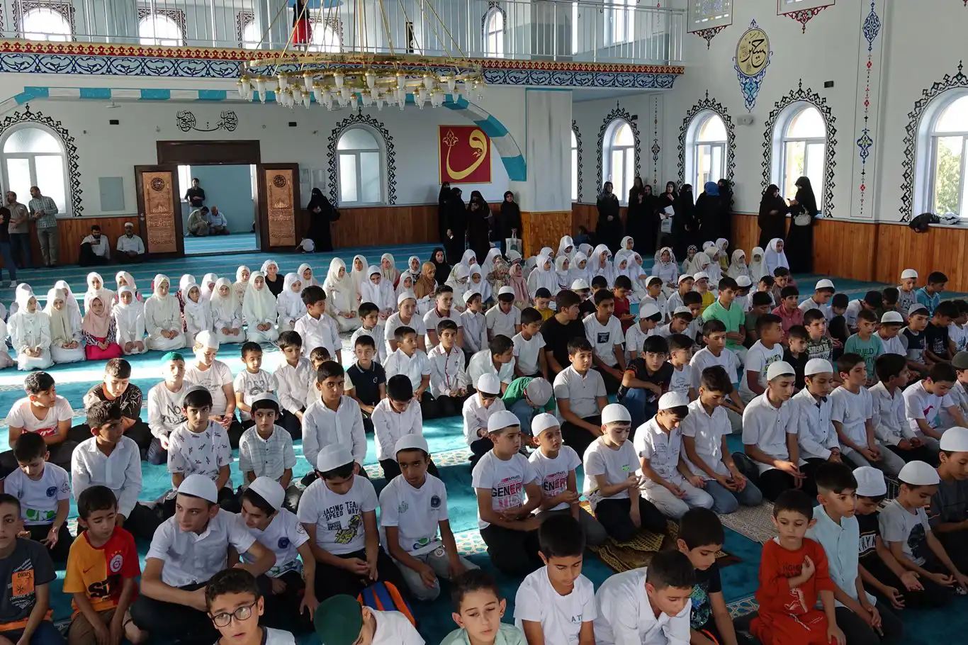 Kur'an kursu için camiye gelen çocuklara nasıl davranılmalı?