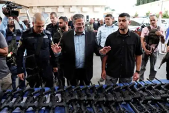 الصهيوني "بن غفير" يطالب بإعدام الأسرى الفلسطينيين بإطلاق النار على رؤوسهم