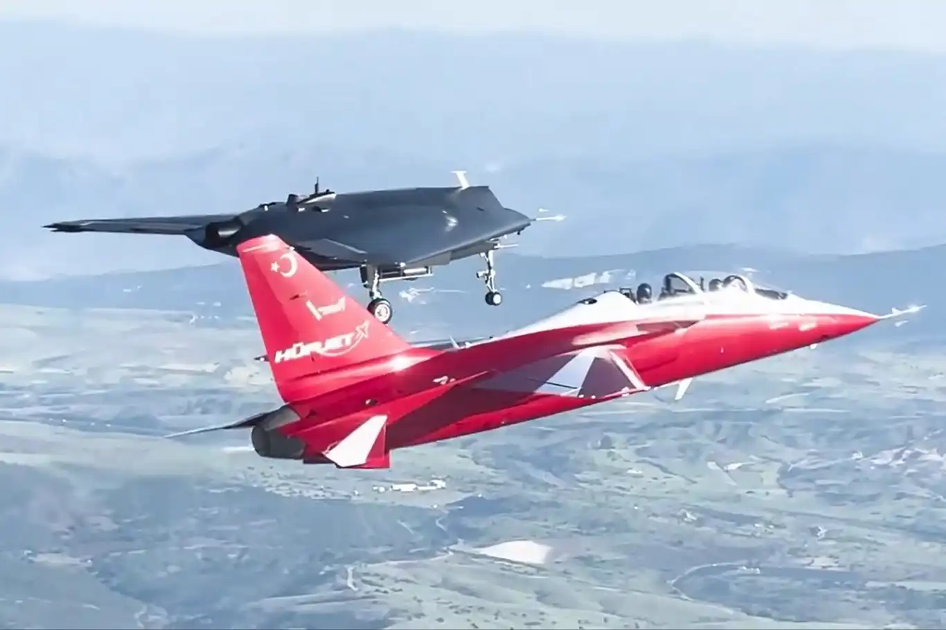 ANKA III, HÜRJET ile kol uçuşu yaptı ANKA III, HÜRJET ile kol uçuşu yaptı