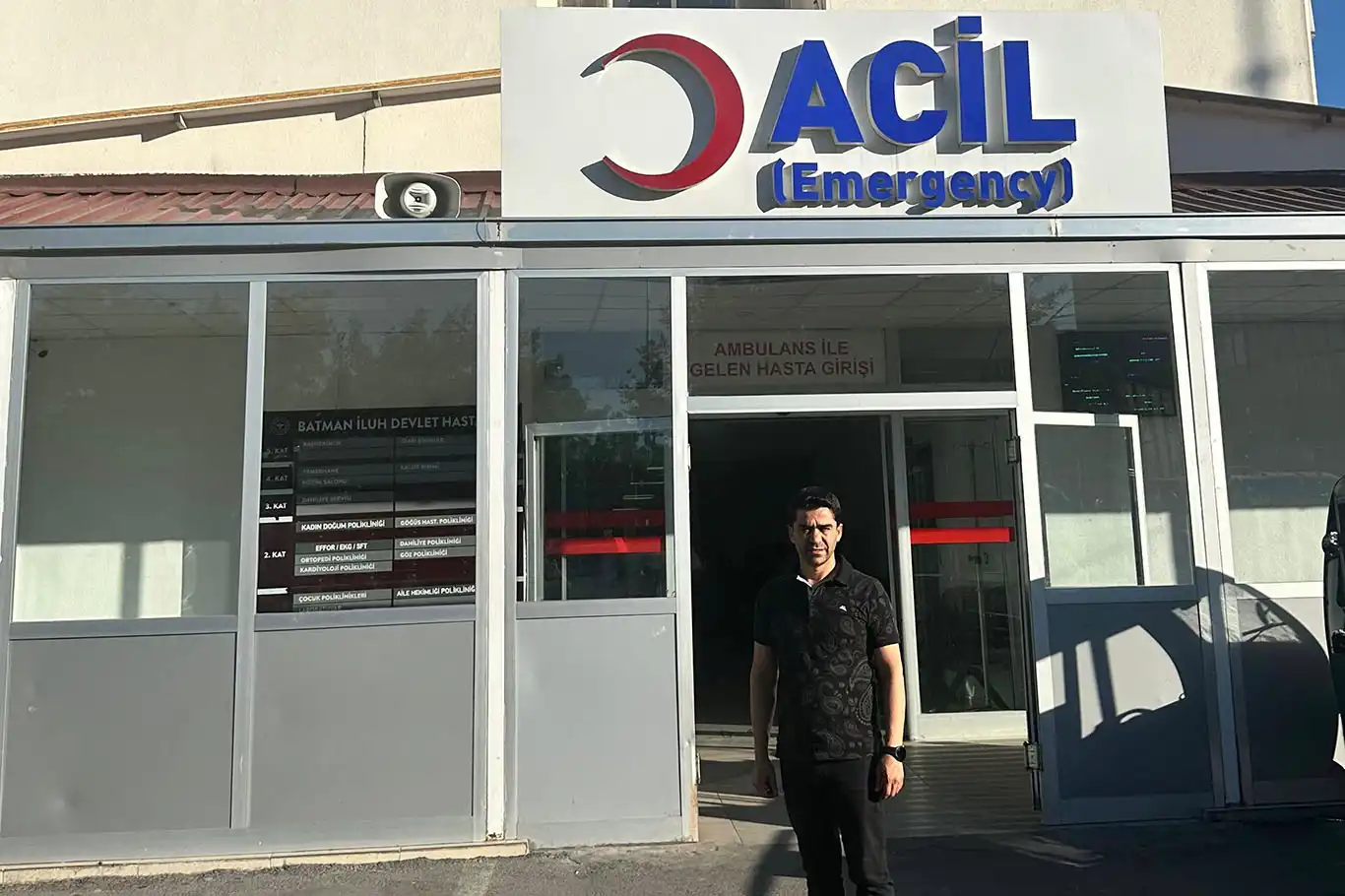 Batman'da İluh Devlet Hastanesi ek binası kolonlardaki çatlak nedeniyle boşaltıldı Batman'da İluh Devlet Hastanesi ek binası kolonlardaki çatlak nedeniyle boşaltıldı