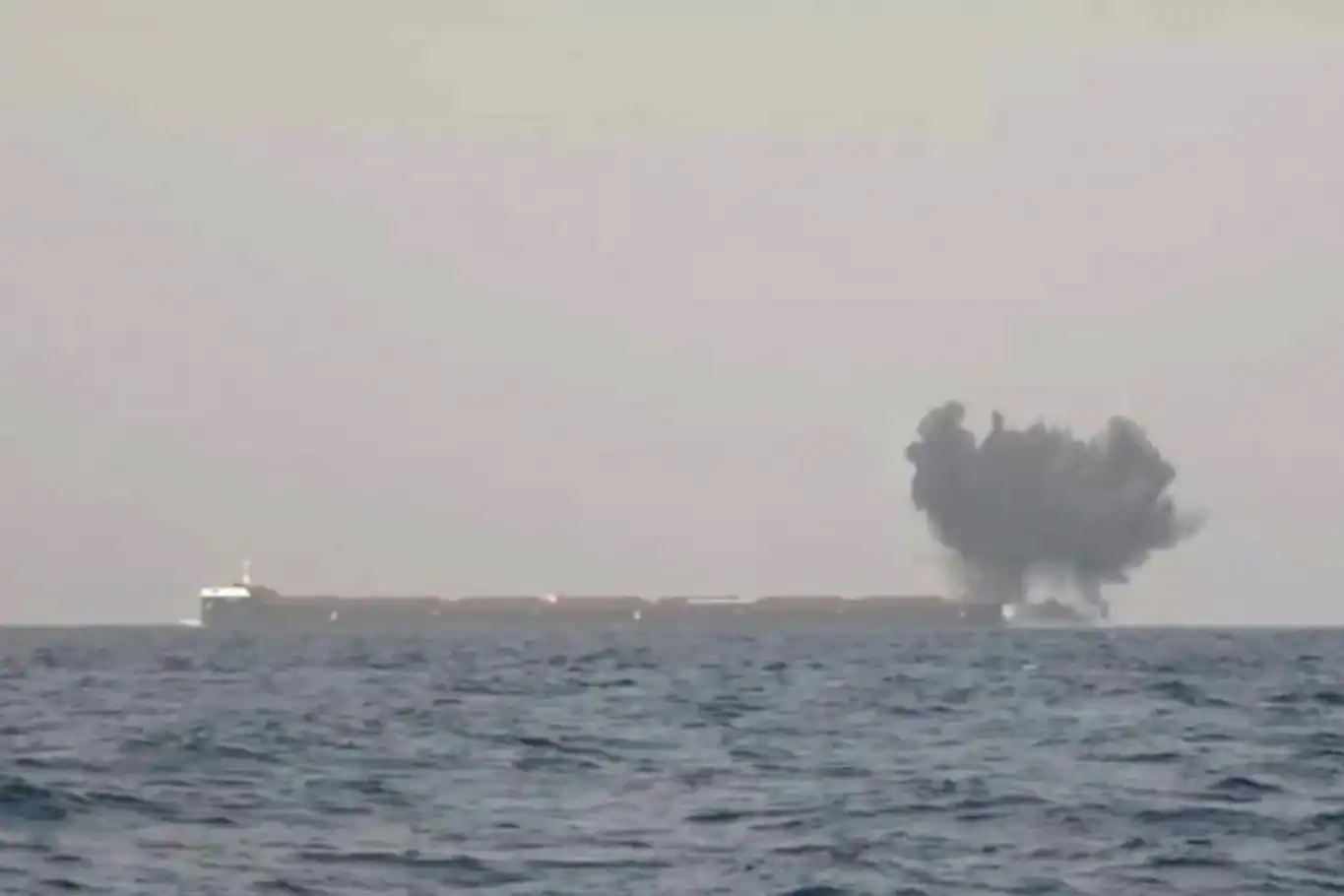 Ensarullah Hareketi, Kızıldeniz'de 4 gemiyi bombaladı