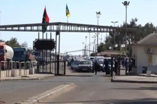 Libya ile Tunus arasındaki sınır kapısı yeniden açıldı