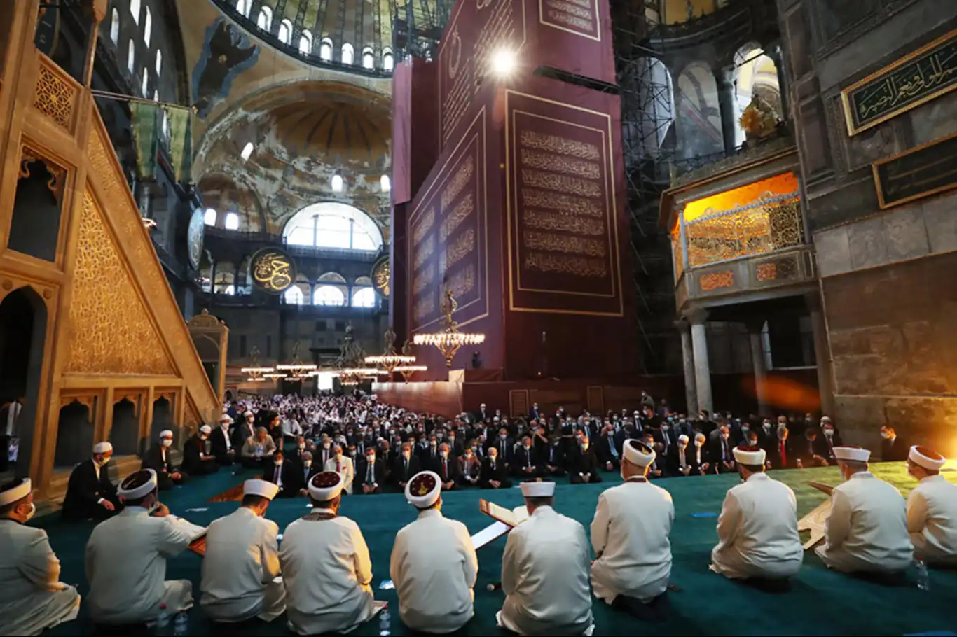 Ayasofya Camii'nin ibadete açılmasının üzerinden 4 yıl geçti