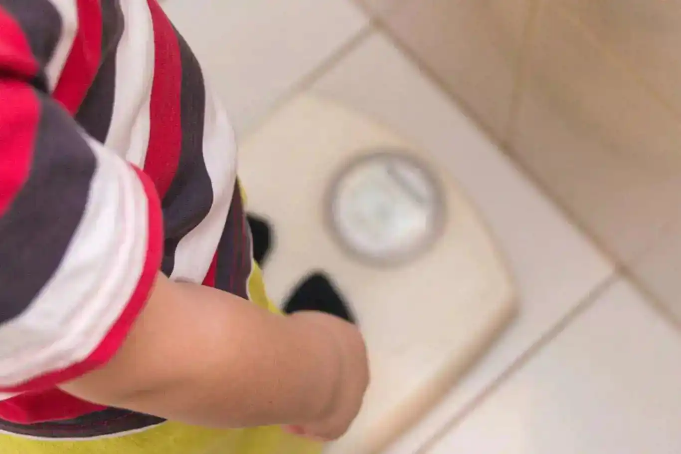 Obezite beraberinde birçok sağlık sorununu da getiriyor Obezite beraberinde birçok sağlık sorununu da getiriyor
