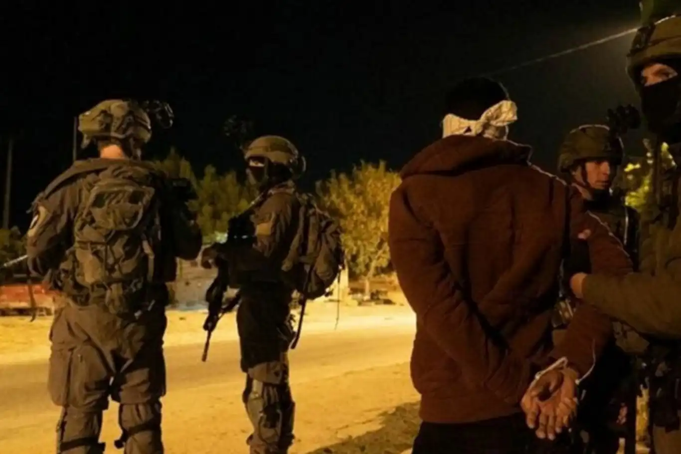 İşgal, Batı Şeria'dan en az 18 Filistinliyi esir aldı