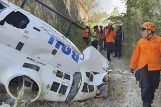 Endonezya'da helikopter kazası: 5 yaralı 