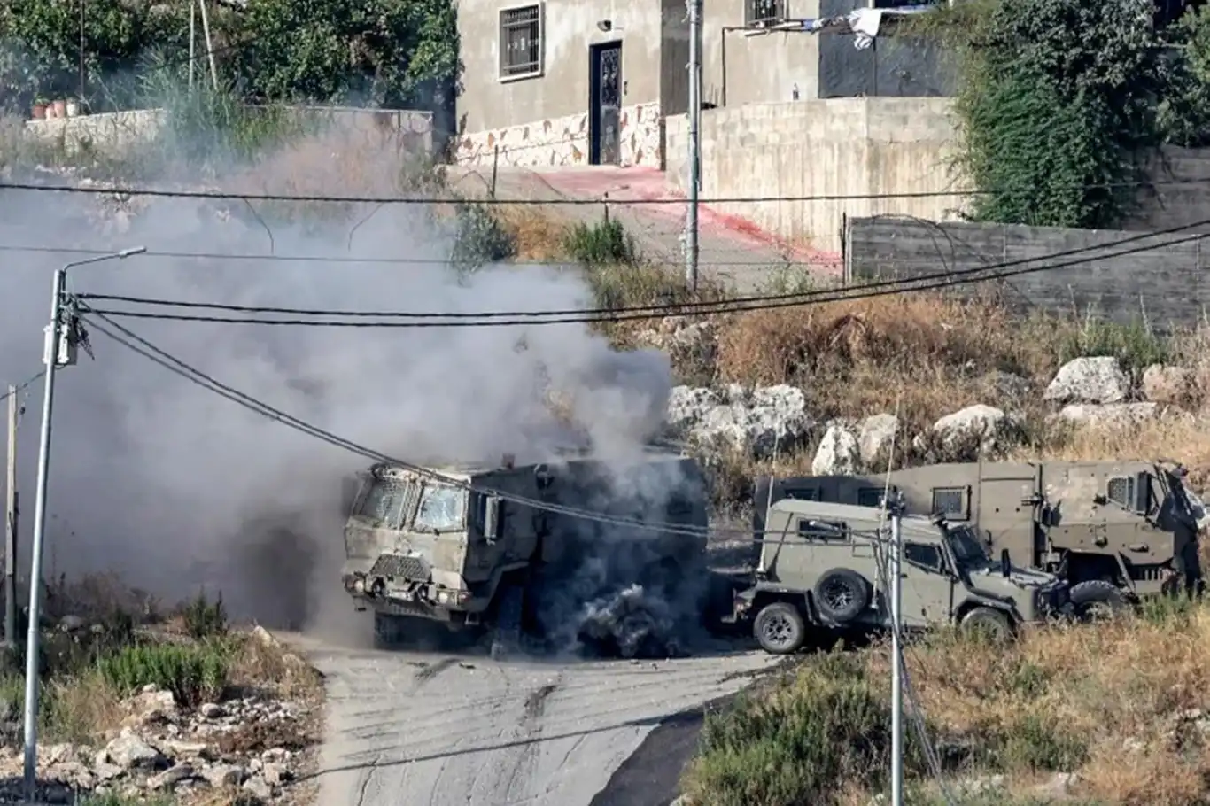 Palestinian fighters strike Israeli troops in Tubas