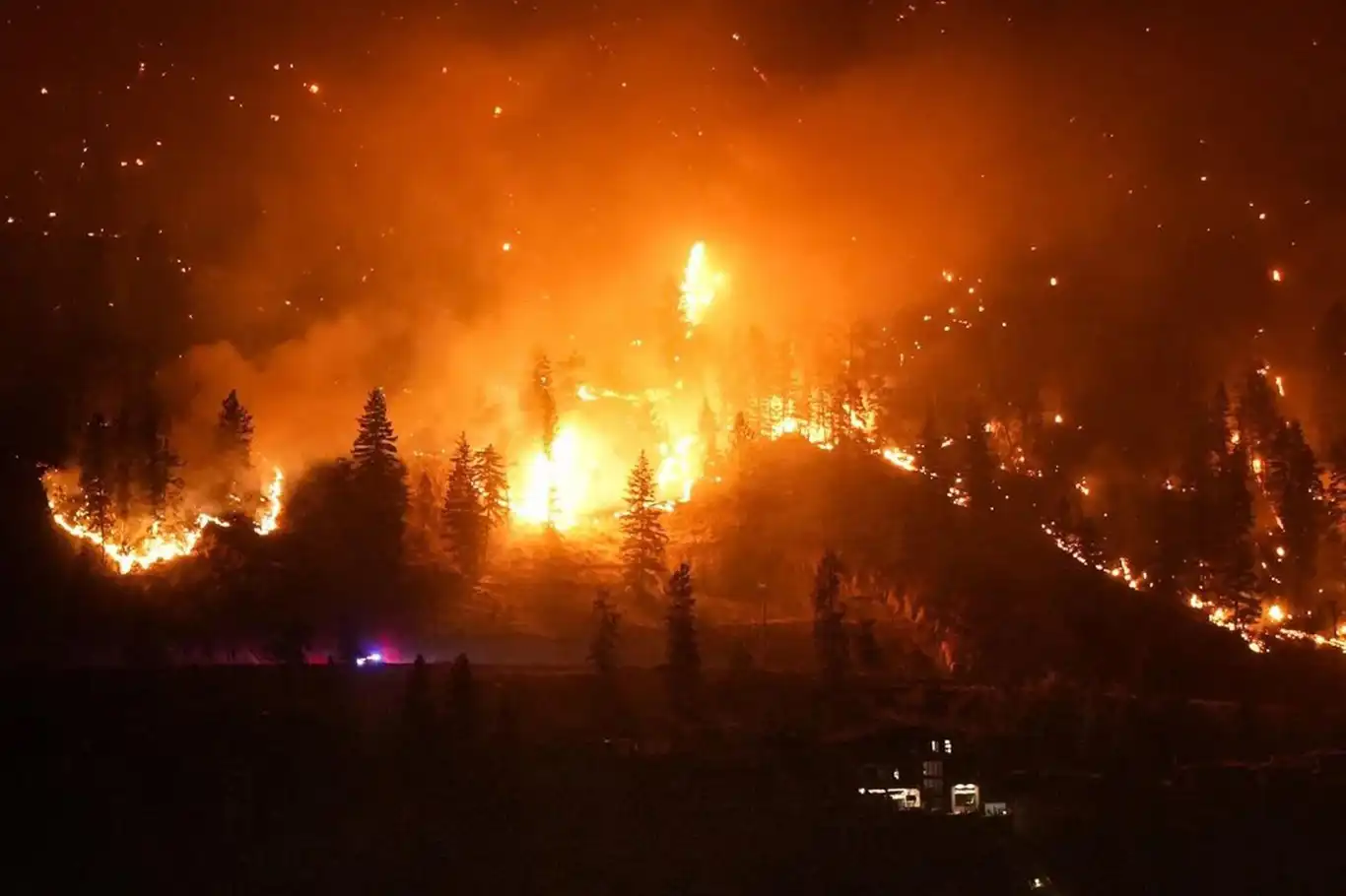 Kanada'da orman yangınları 95 bin hektarlık alana yayıldı