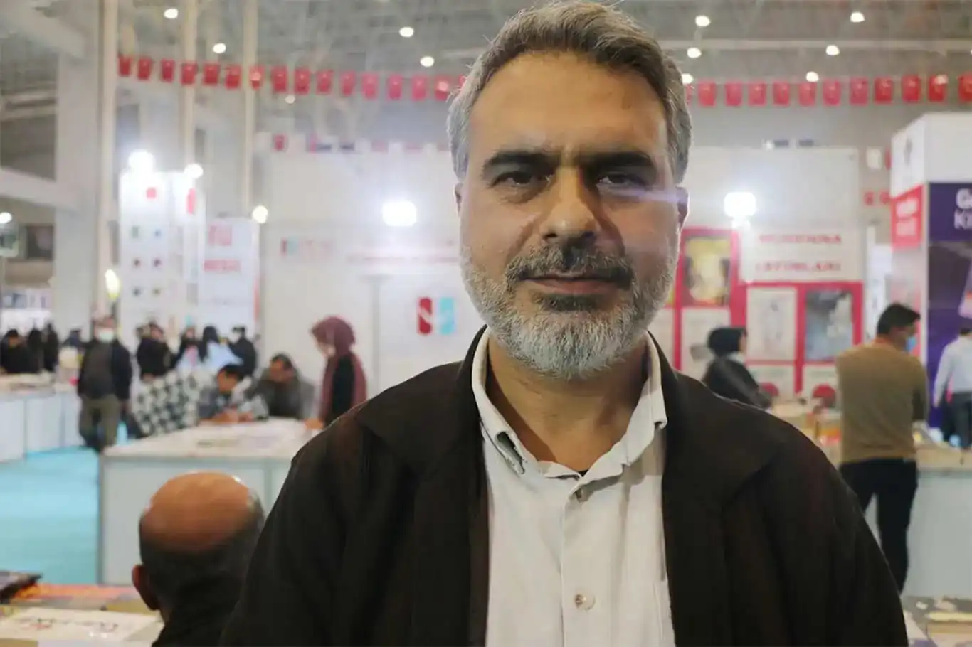 الأستاذ ناشد توتار: مفهوم العفّة ومشكلة التعرّي الأستاذ ناشد توتار: مفهوم العفّة ومشكلة التعرّي