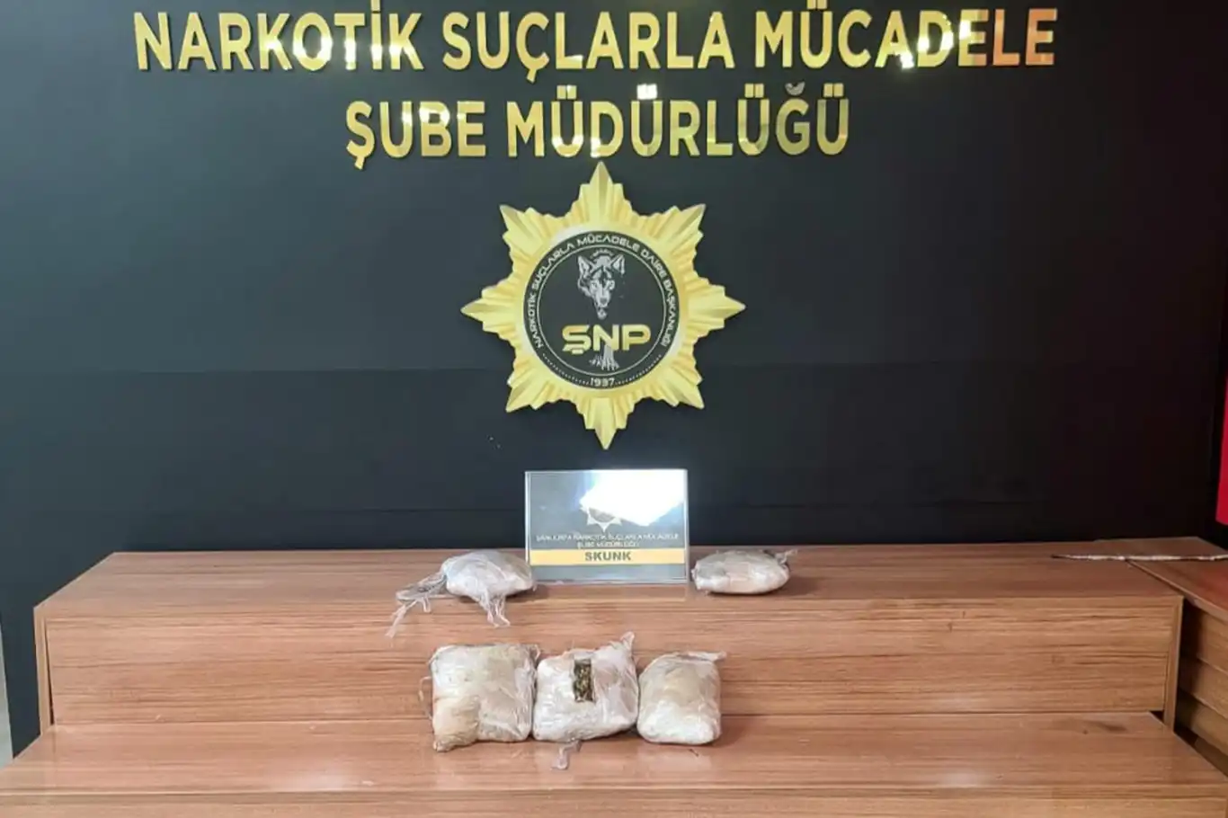 Şanlıurfa'da silah ve uyuşturucu operasyonu: 11 gözaltı