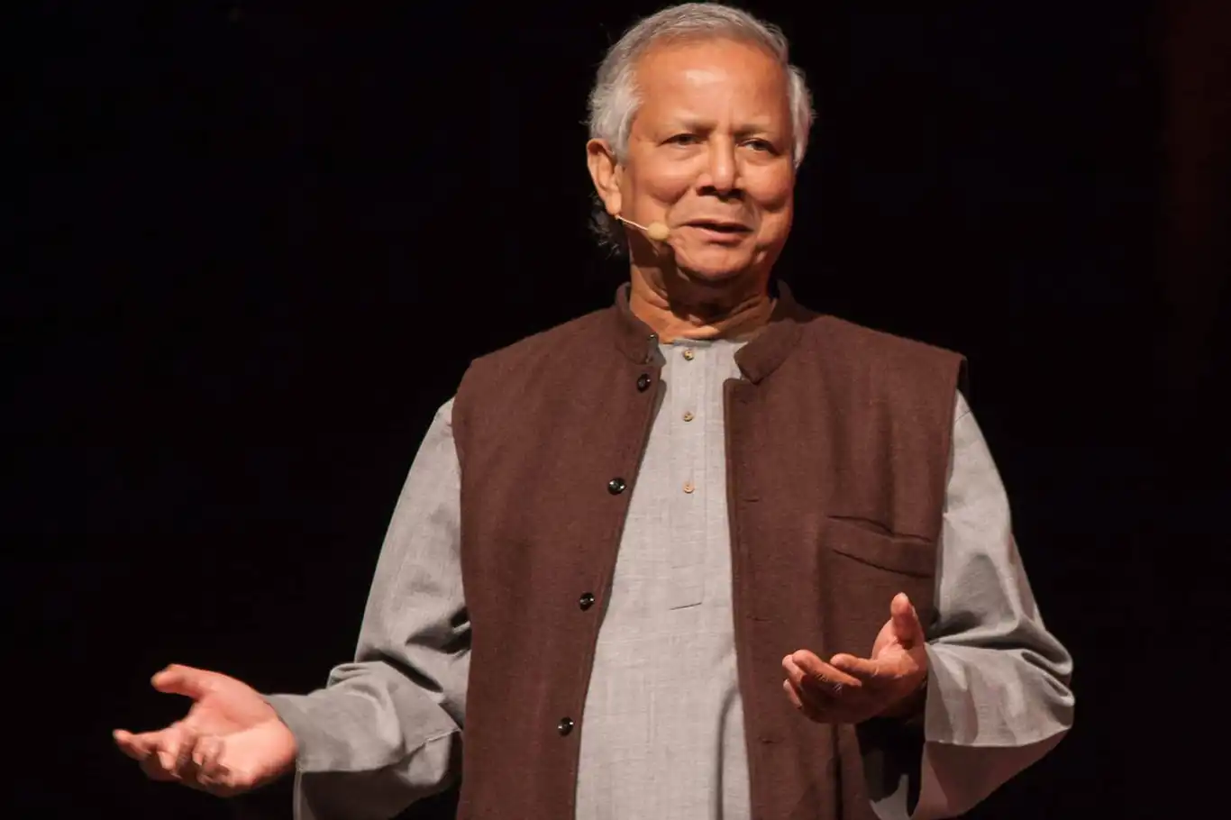 Nobel laureate Muhammad Yunus appeals to world leaders to end violence in Bangladesh