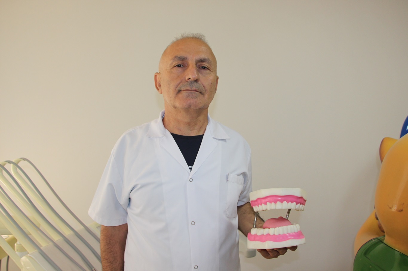 Uzman Diş Hekimi Gök: Dişleri fırçalama noktasında misvak çok etkilidir