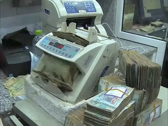 اليمن.. اتفاق لخفض التصعيد الاقتصادي بين الحكومة وحركة أنصار الله اليمن.. اتفاق لخفض التصعيد الاقتصادي بين الحكومة وحركة أنصار الله