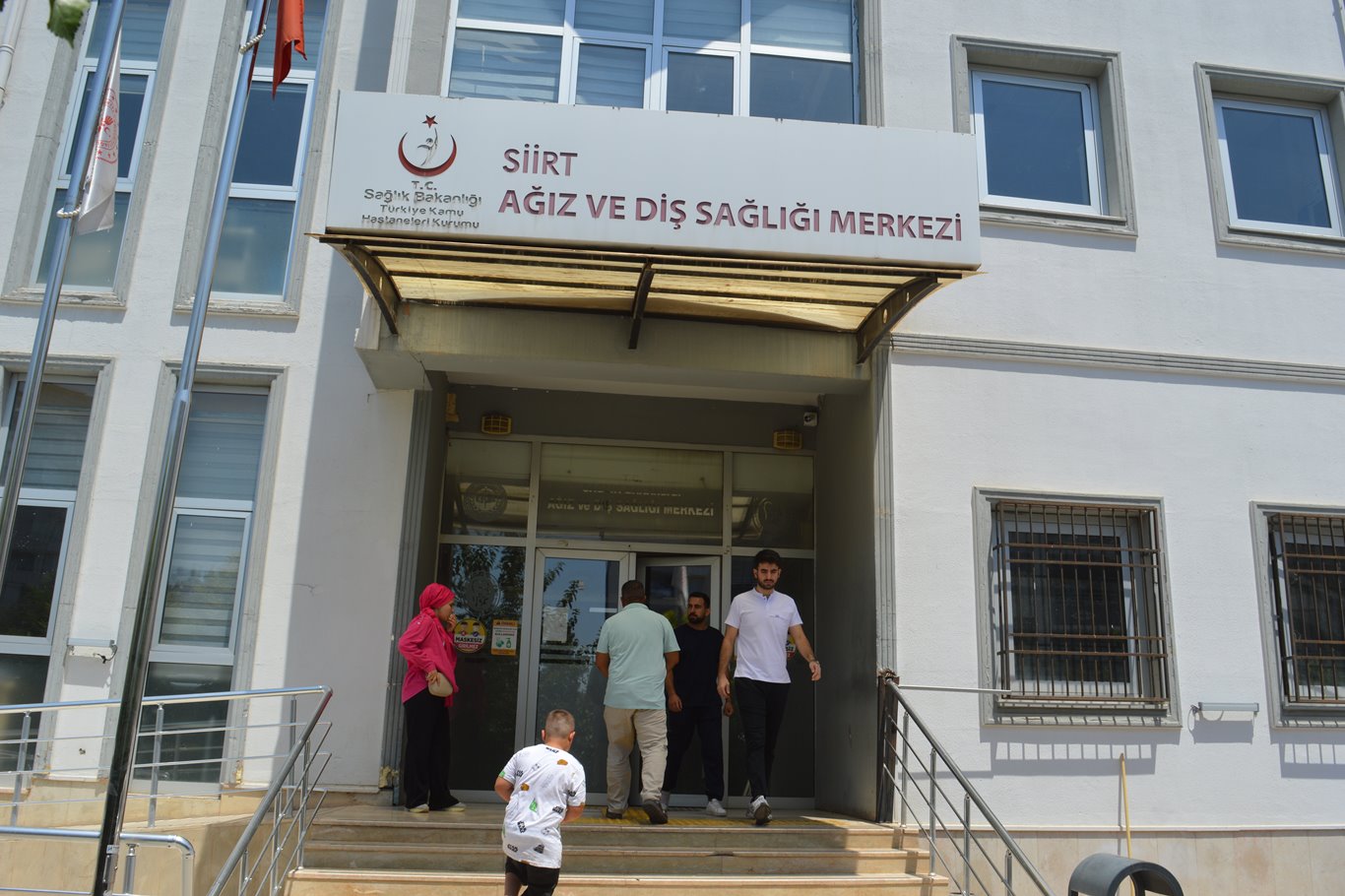 Siirt Ağız ve Diş Sağlığı Hastanesi’nde anestezi doktoru eksikliği hastaları mağdur ediyor