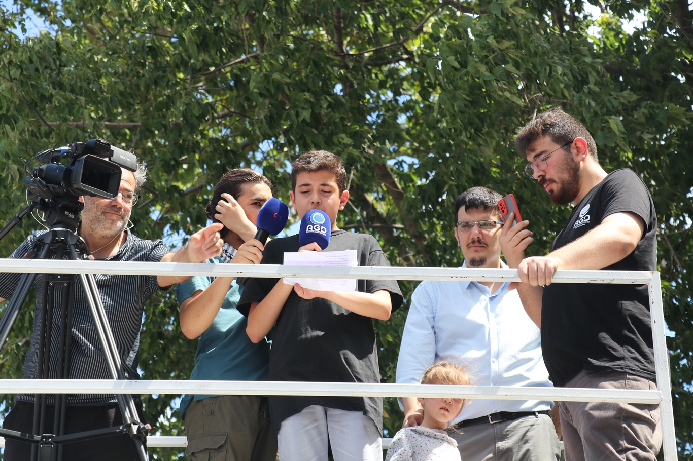 Ortaokul öğrencileri Filistinli çocuklar için yürüdü