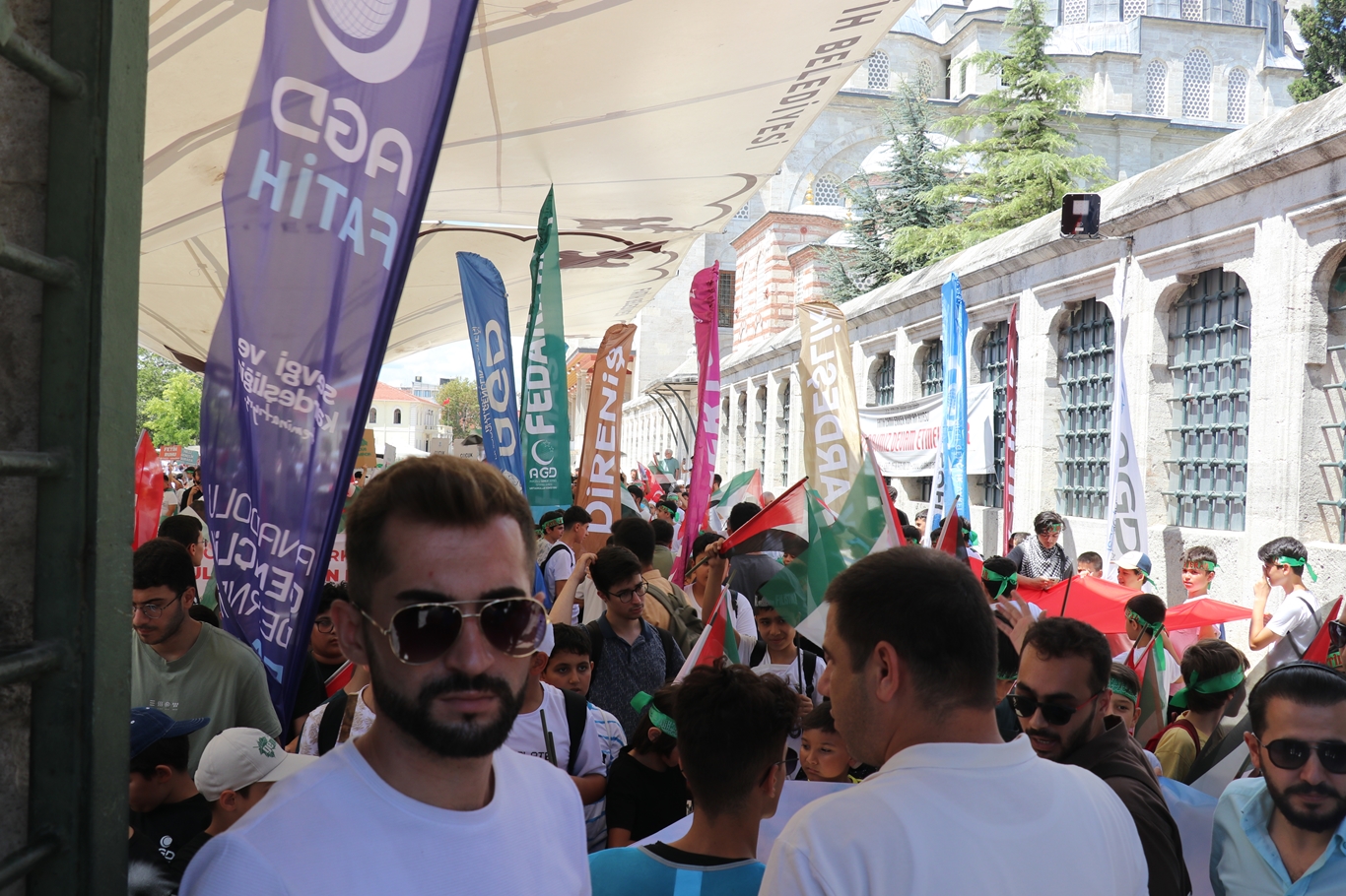 Ortaokul öğrencileri Filistinli çocuklar için yürüdü