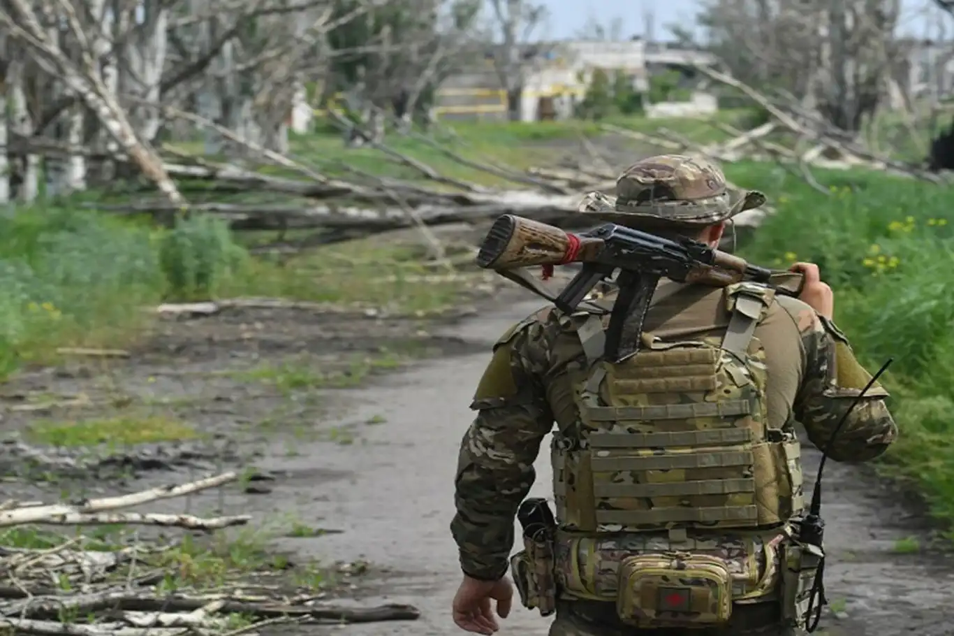  الجيش الروسي يعلن السيطرة على بلدة لوزوفاتسكوي في مقاطعة دونيتسك