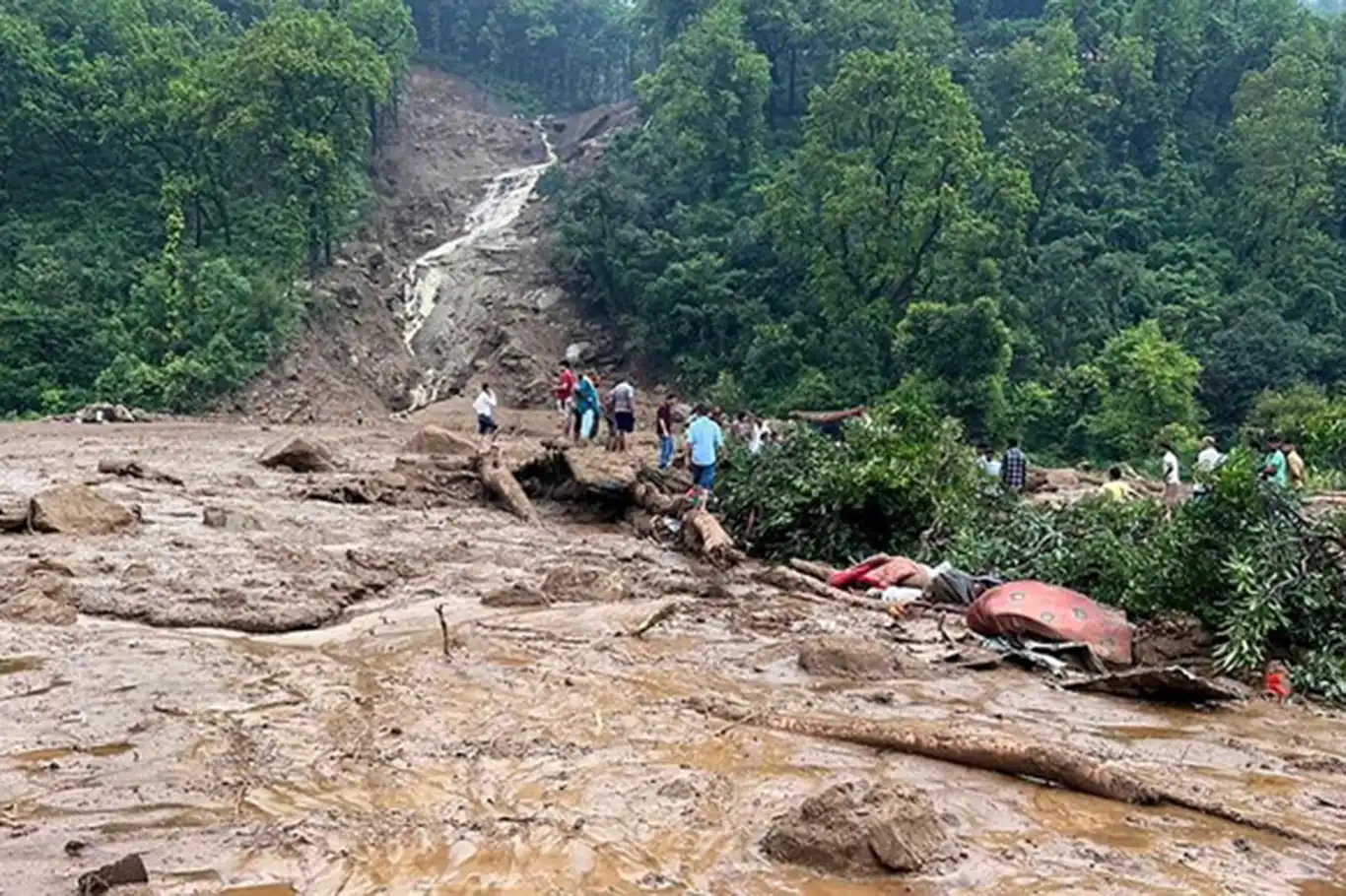 Hindistan'da şiddetli yağışlar nedeniyle 56 kişi hayatını kaybetti