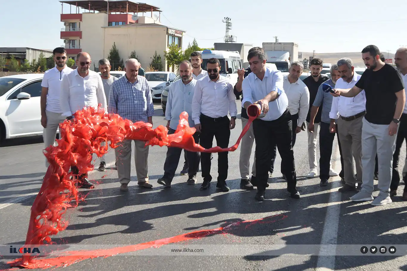 HÜDA PAR lawmaker blocks road in protest over fatal accident