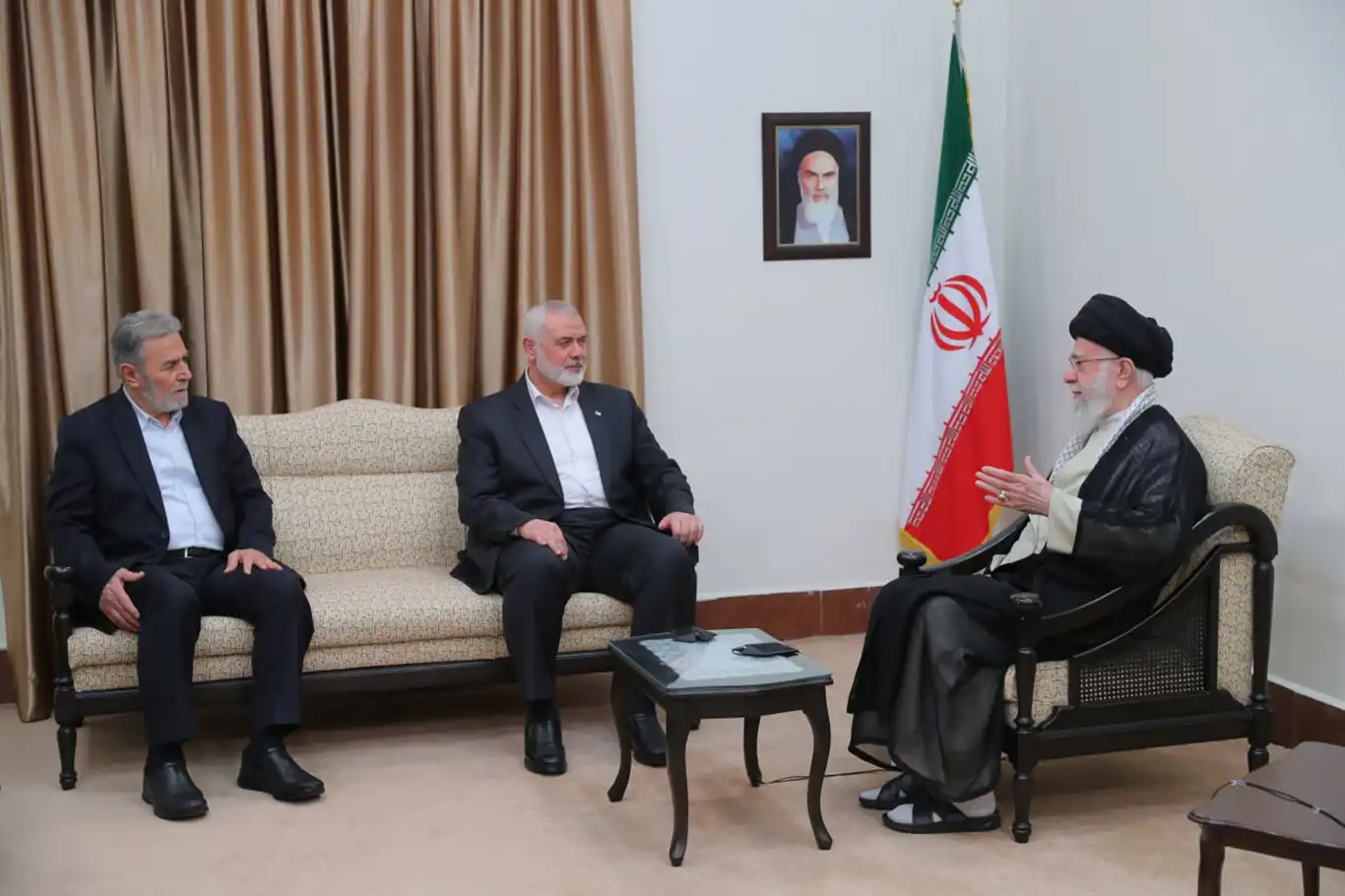 Ayatollah Khamenei meets Palestinian resistance leaders in Tehran
