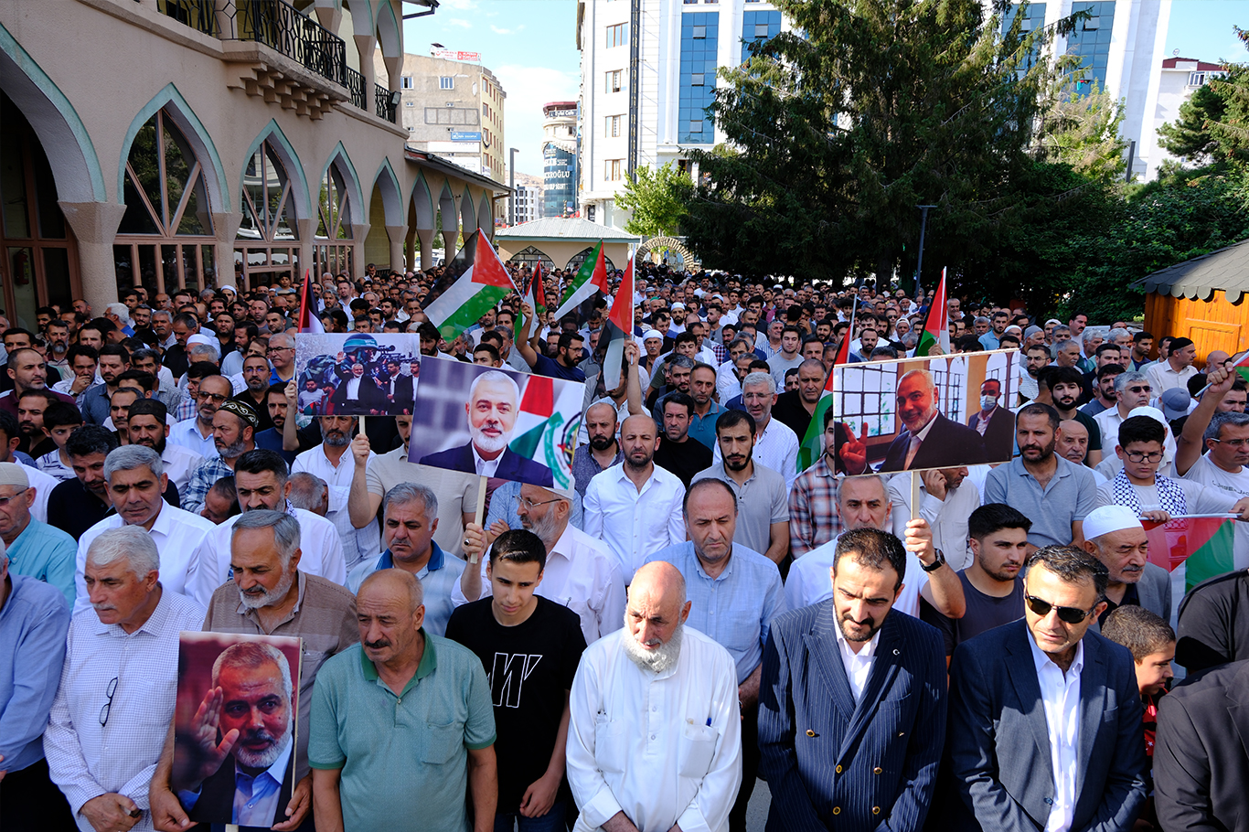Van’da HAMAS lideri Heniyye için gıyabi cenaze namazı ve basın açıklaması