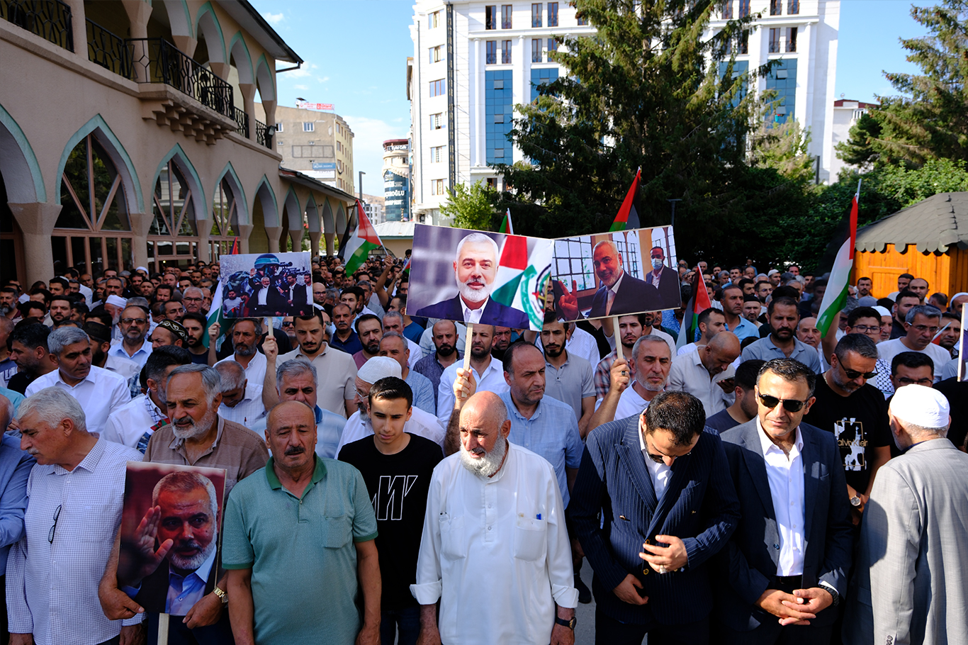 Van’da HAMAS lideri Heniyye için gıyabi cenaze namazı ve basın açıklaması