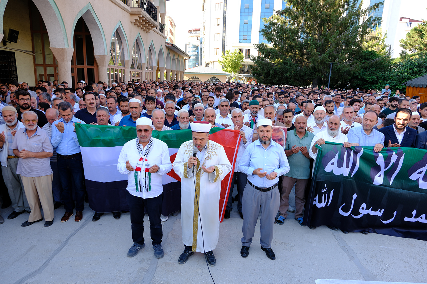 Van’da HAMAS lideri Heniyye için gıyabi cenaze namazı ve basın açıklaması