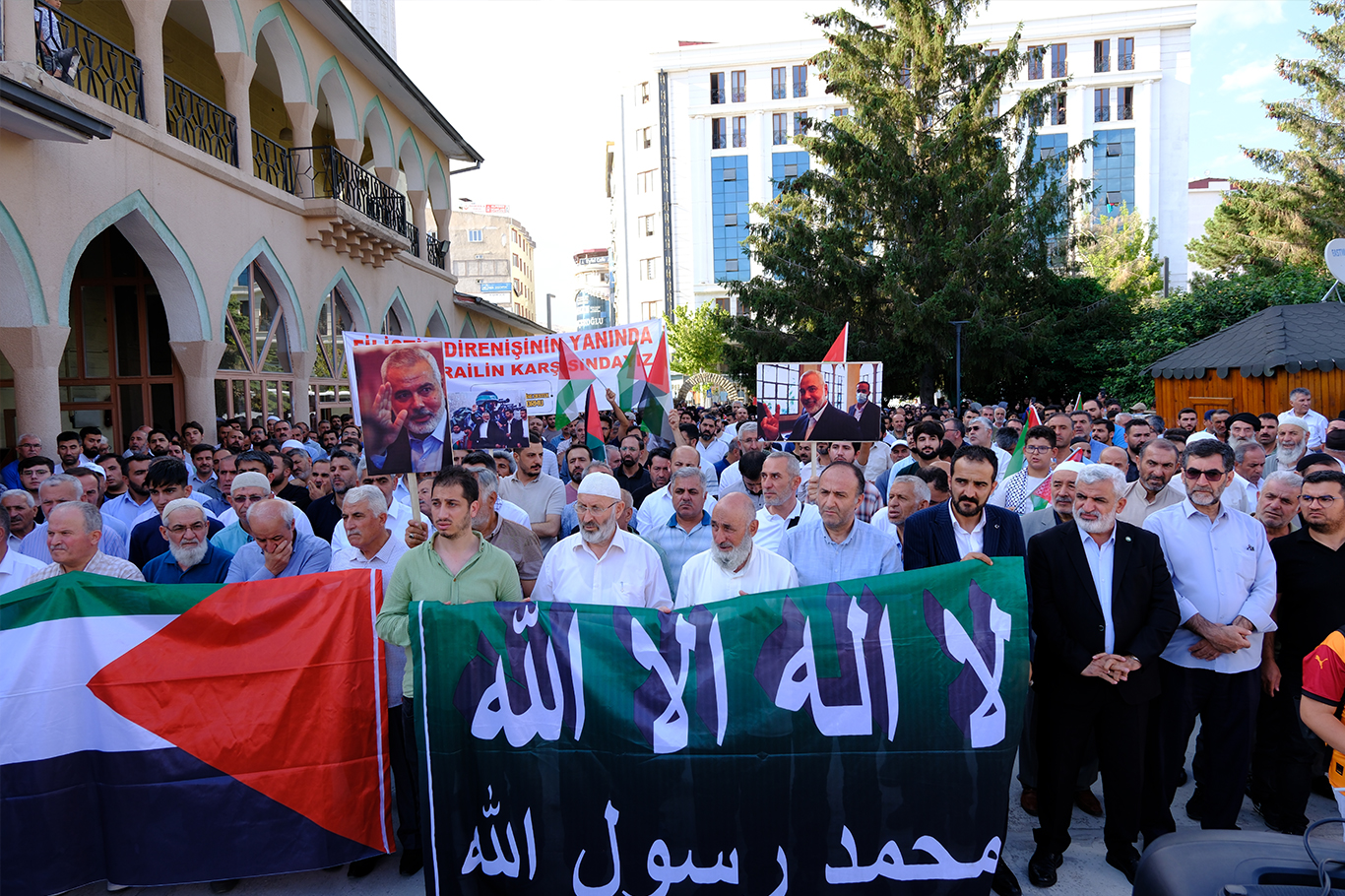 Van’da HAMAS lideri Heniyye için gıyabi cenaze namazı ve basın açıklaması