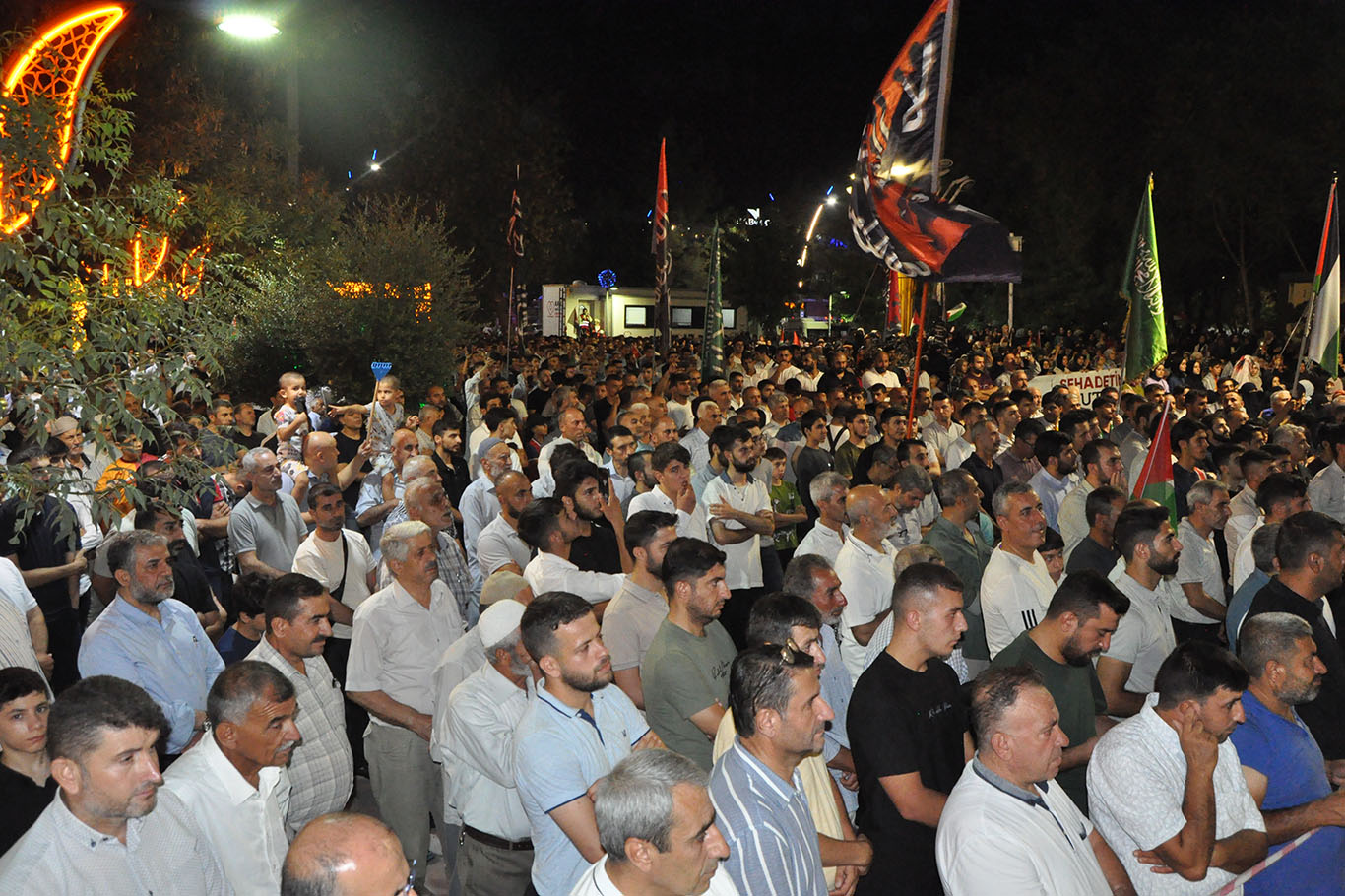 On binlerce Batmanlı düzenledikleri yürüyüşle Heniyye'nin katledilmesini protesto etti