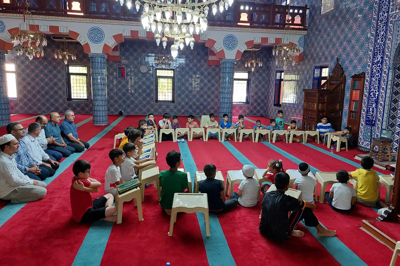 Viranşehir'de camiler çocuk sesleriyle şenleniyor