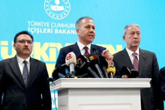 Turkish Interior Minister announces arrest of 855 suspects after anti-Syrian riots in Kayseri