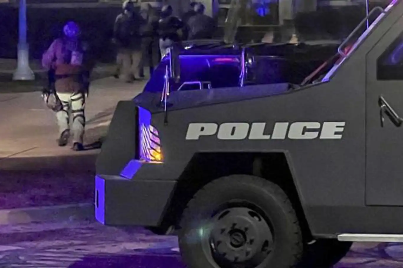 ABD’de silahlı saldırı: 2 ölü, 19 yaralı ABD’de silahlı saldırı: 2 ölü, 19 yaralı
