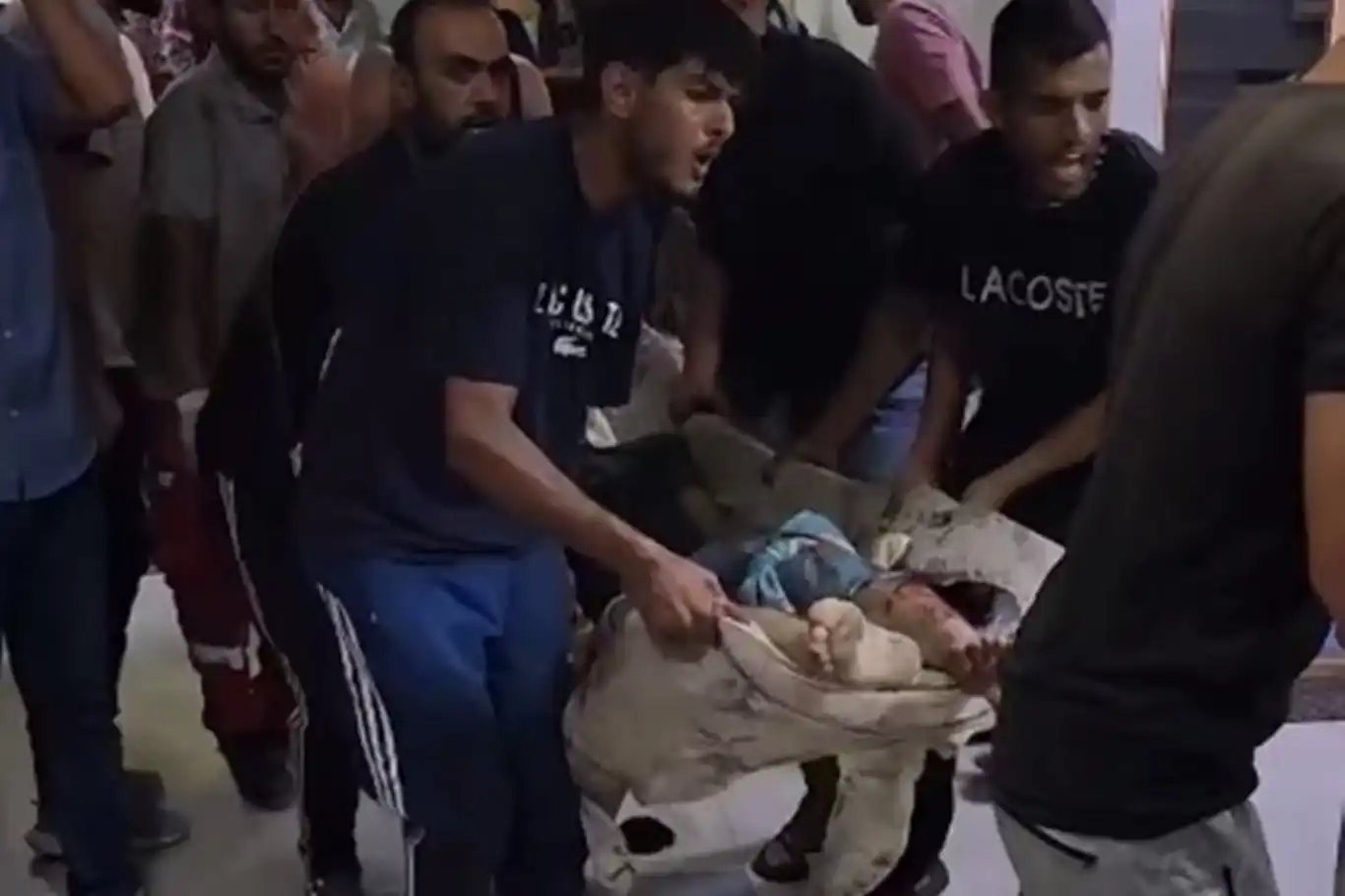 İşgalciler Han Yunus'ta katliam yaptı İşgalciler Han Yunus'ta katliam yaptı