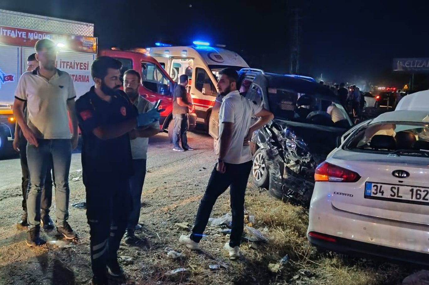 Batman’da 4 kişinin öldüğü yolda bir kaza daha: 8 yaralı