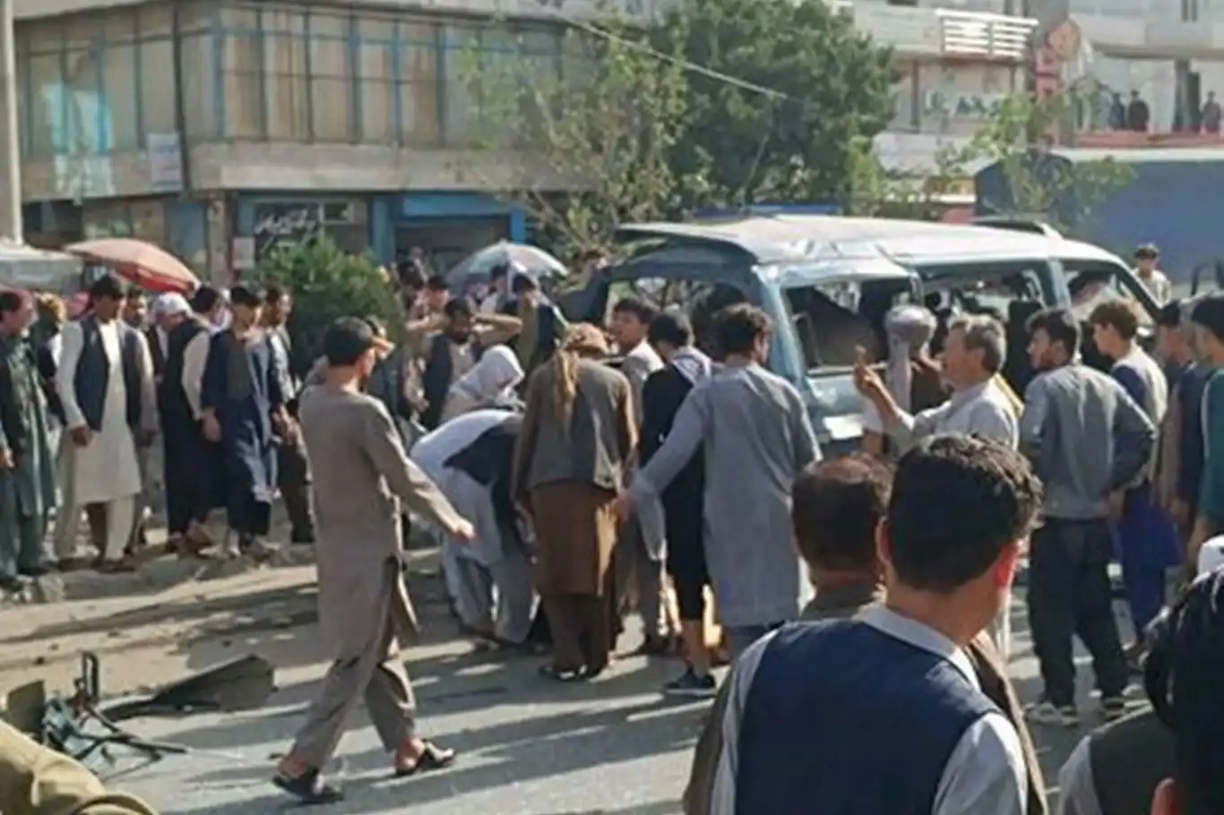 Kabil'de patlama: Bir ölü 11 yaralı Kabil'de patlama: Bir ölü 11 yaralı