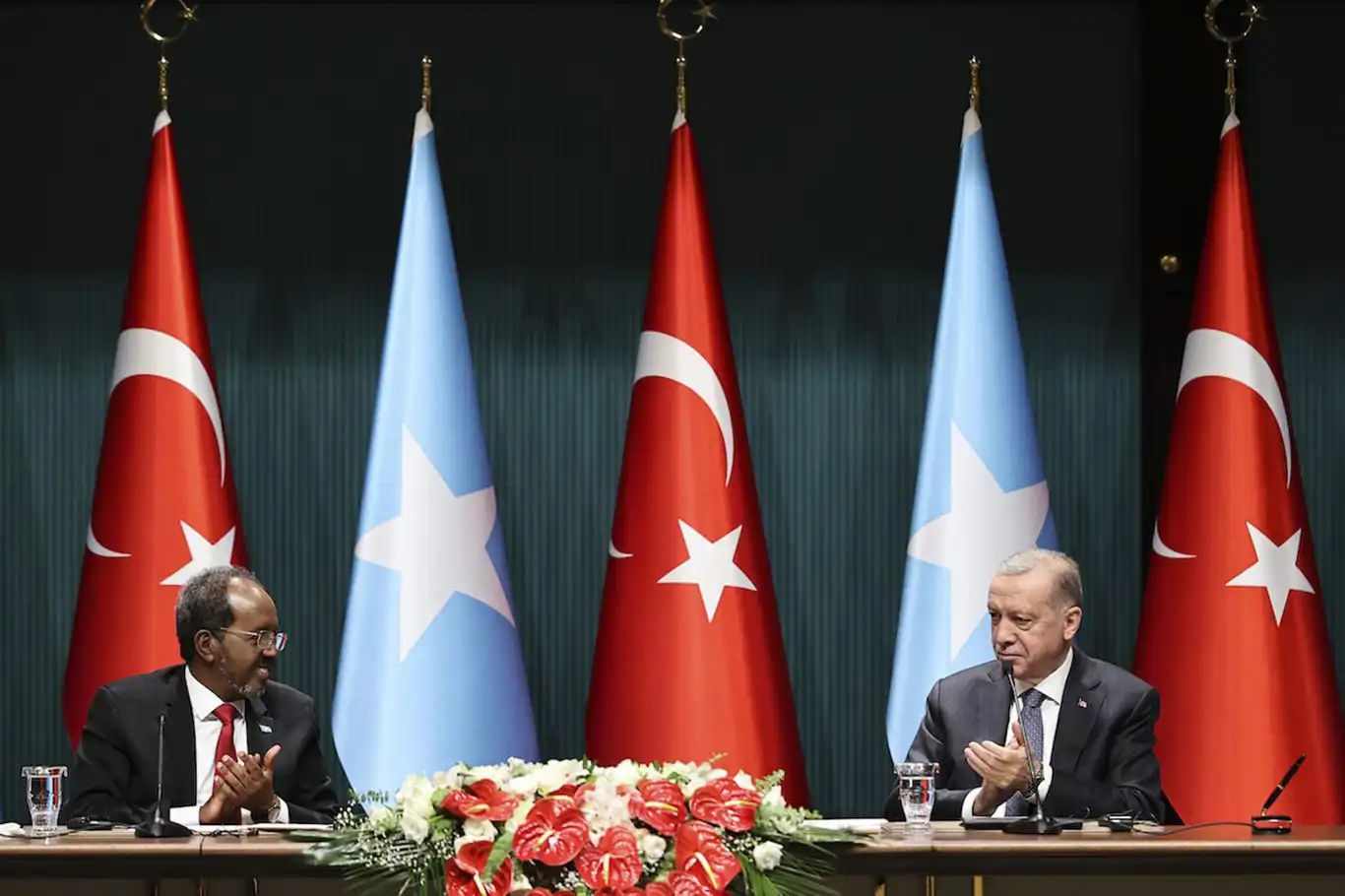 Cumhurbaşkanı Erdoğan Somali Cumhurbaşkanı Şeyh Mahmud ile görüştü Cumhurbaşkanı Erdoğan Somali Cumhurbaşkanı Şeyh Mahmud ile görüştü