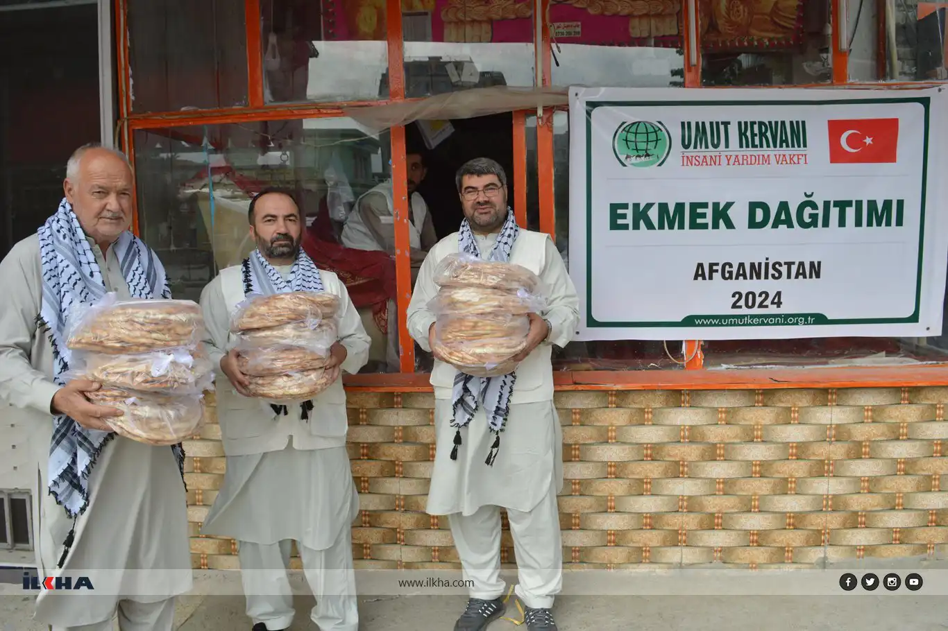 Hope Caravan provides bread to Afghan madrasa students