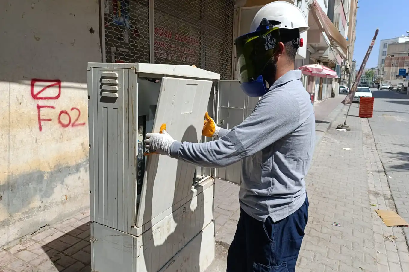 Şanlıurfa’da 6 ayda 3 bin elektrik panosu onarıldı Şanlıurfa’da 6 ayda 3 bin elektrik panosu onarıldı