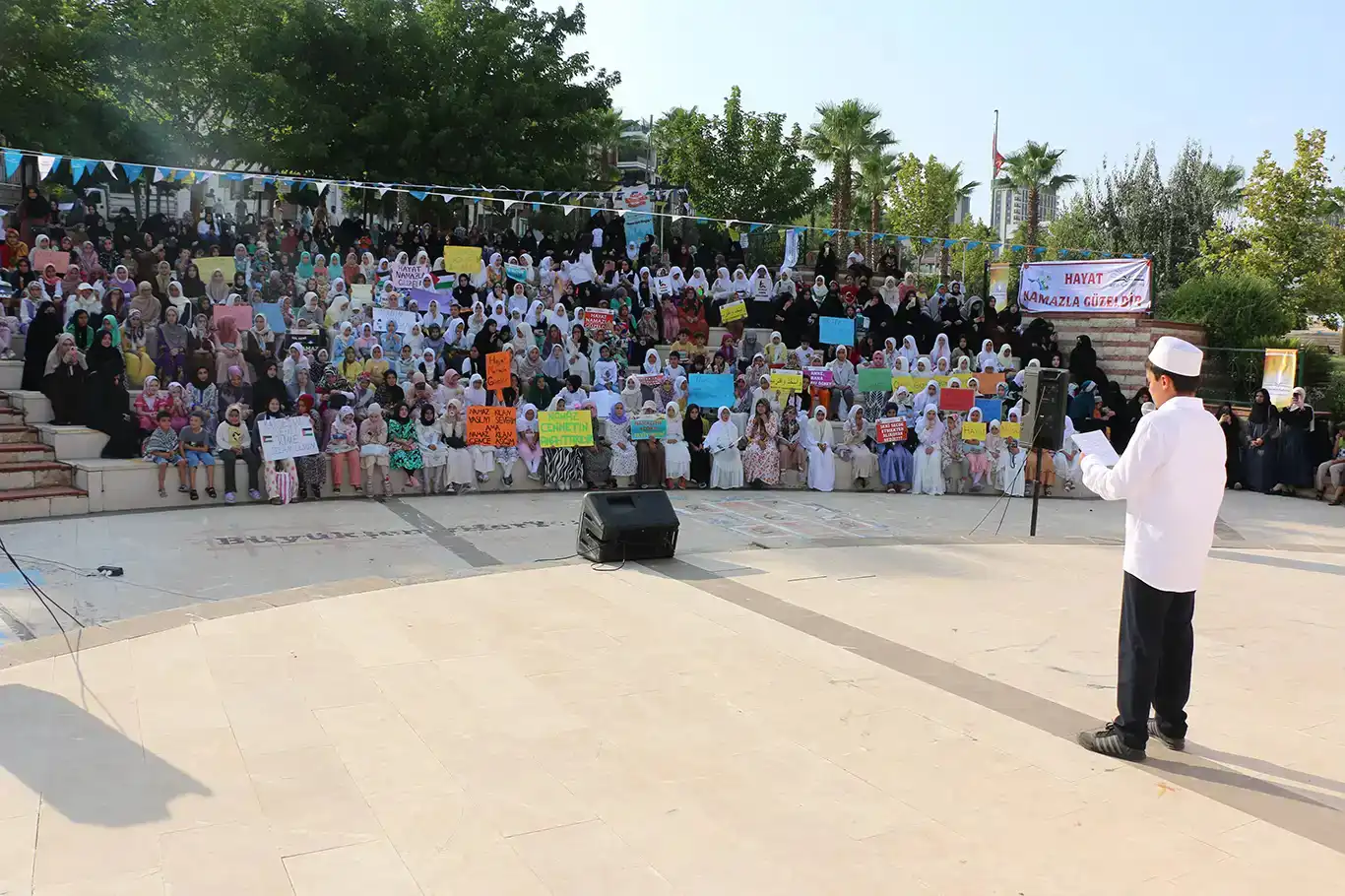 Li Rihayê bernameya “Jîyan Bi Nimêjê Xweş e” hat tertîpkirin Li Rihayê bernameya “Jîyan Bi Nimêjê Xweş e” hat tertîpkirin