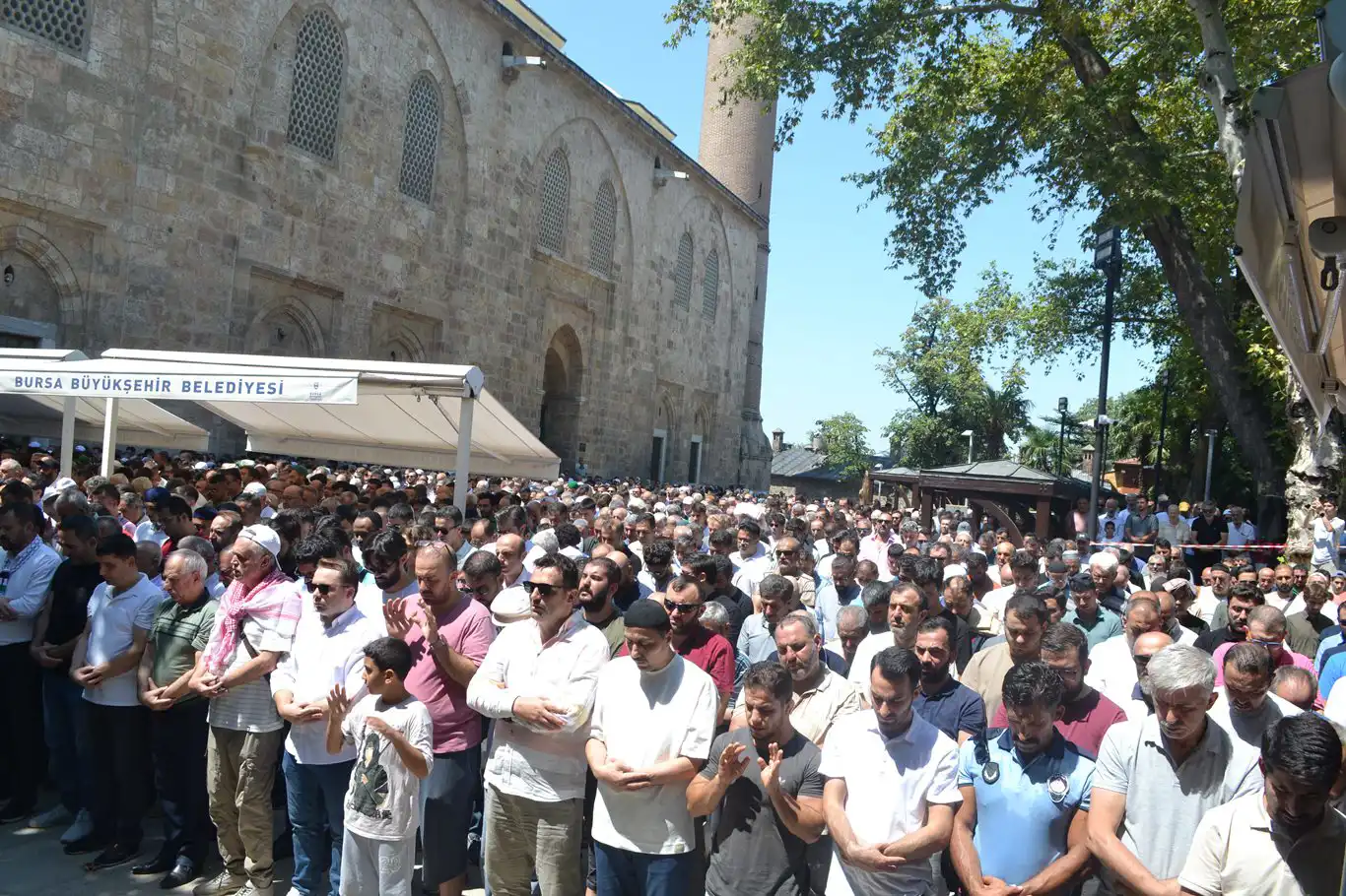 Bursa'da Şehid Heniyye için gıyabi cenaze namazı kılındı