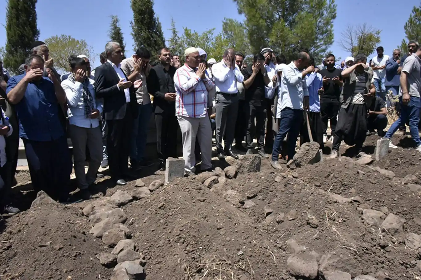 Şanlıurfa'daki kazada vefat eden 5 çocuk defnedildi