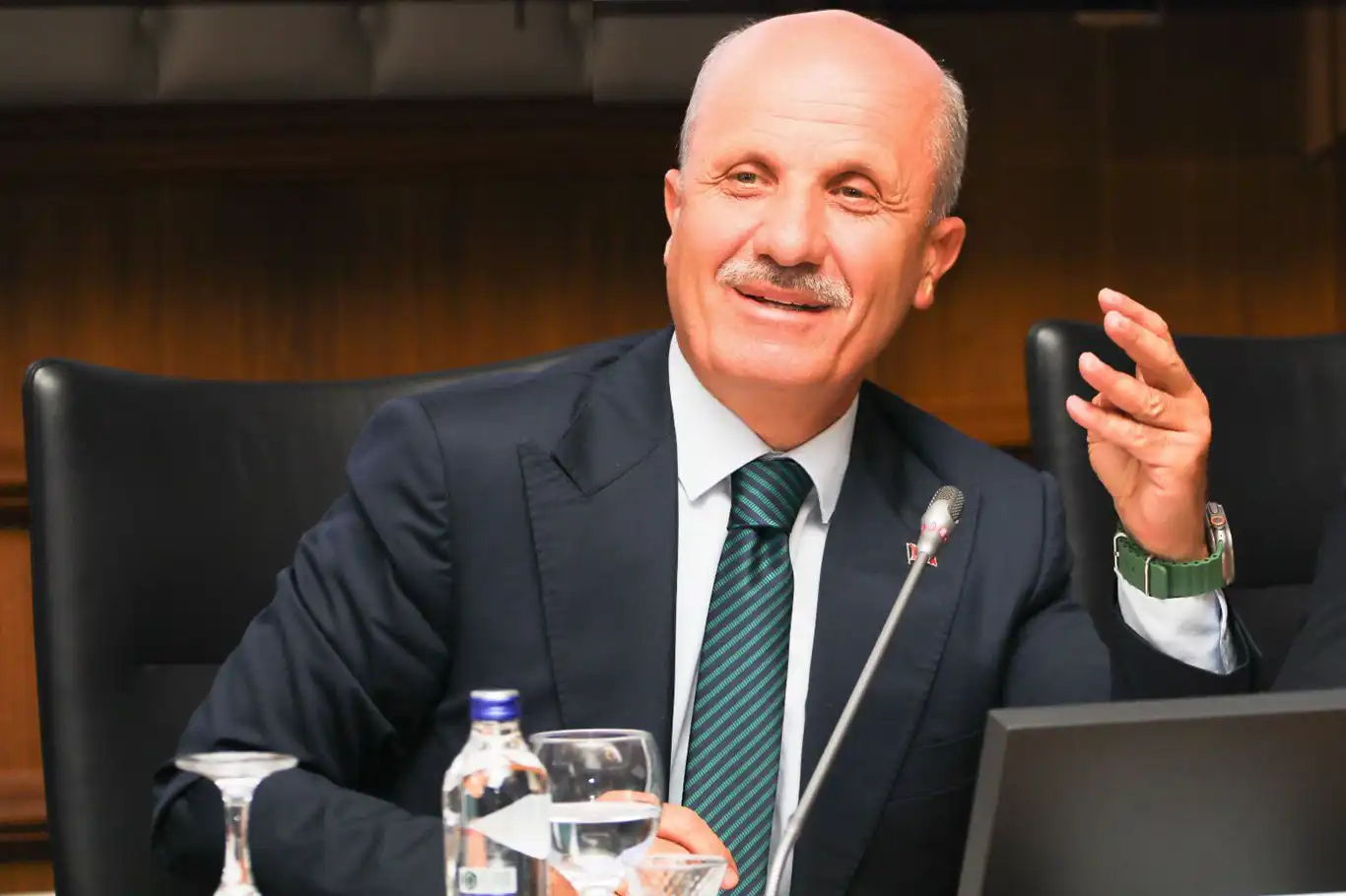 YÖK Başkanı Özvar: Kalan az sayıdaki boş kontenjan, yerleşemeyen adaylar için yeni bir fırsat YÖK Başkanı Özvar: Kalan az sayıdaki boş kontenjan, yerleşemeyen adaylar için yeni bir fırsat